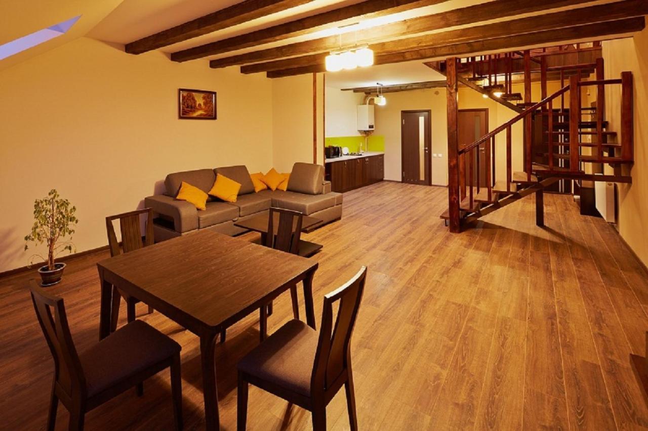 Apartment on Lychakivska Lviv Exteriör bild